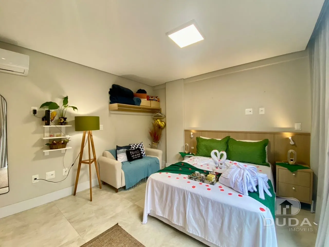 One-bedroom apartment with a water view — photo 8
