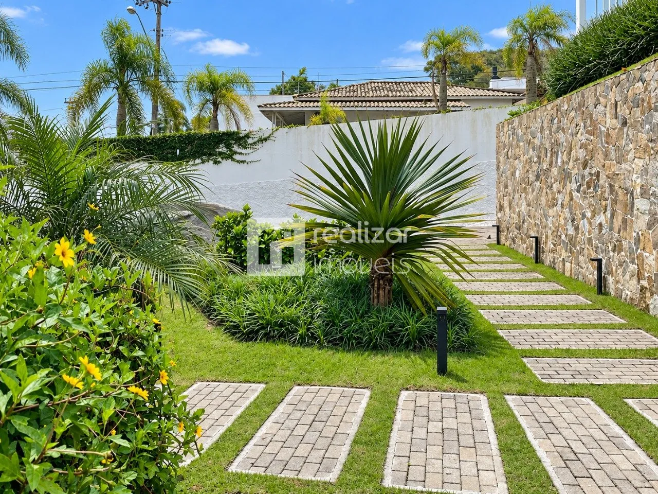 Apartment, 200 m², with a water view — photo 50