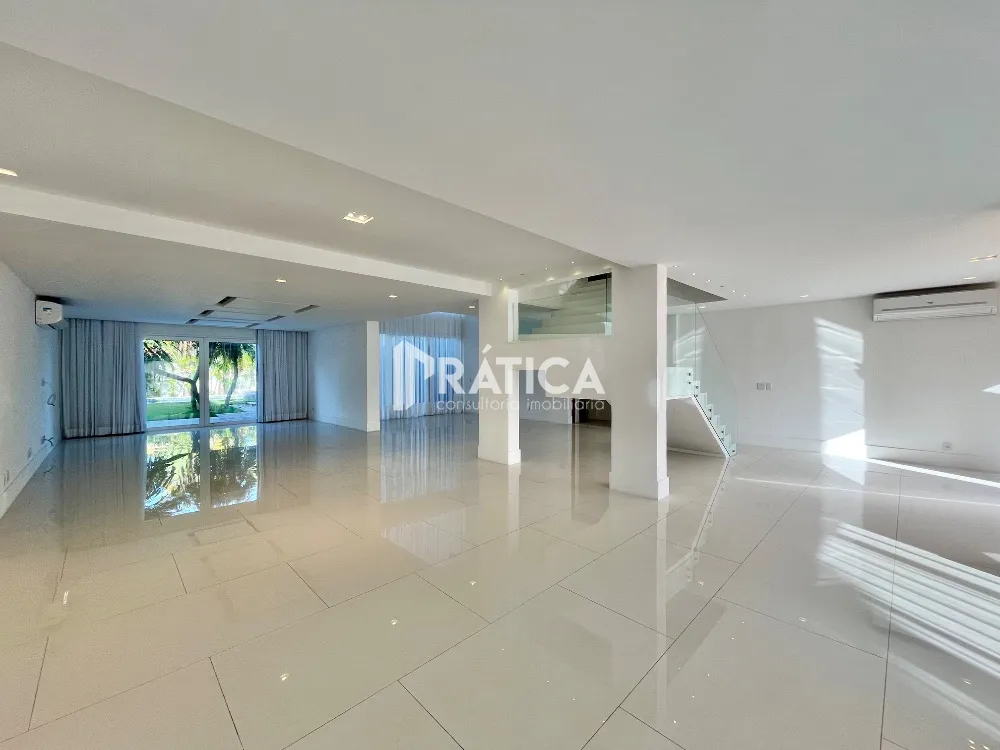 House with 5 bedrooms and an open-plan kitchen — photo 23