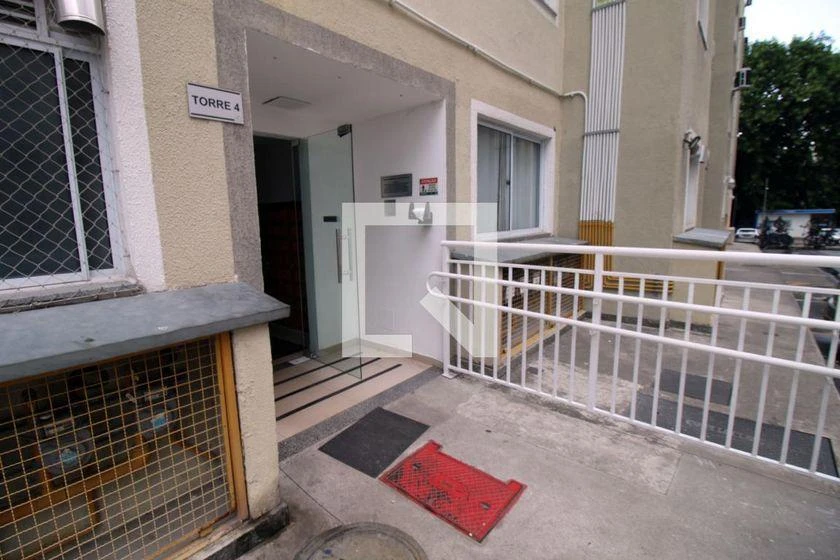 2-bedroom apartment in a building with a gym — photo 10