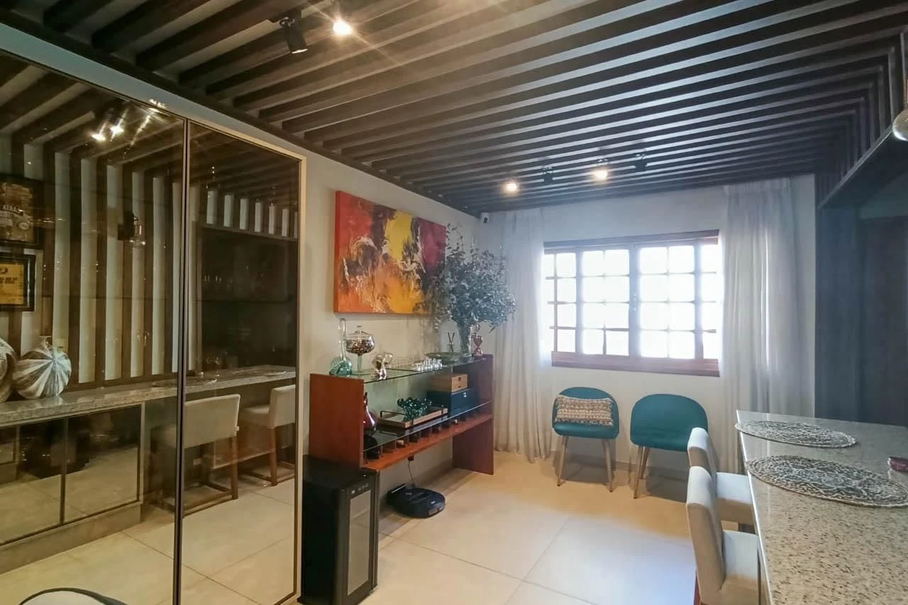 Home office in a 2-bedroom house, 280 m² — photo 2