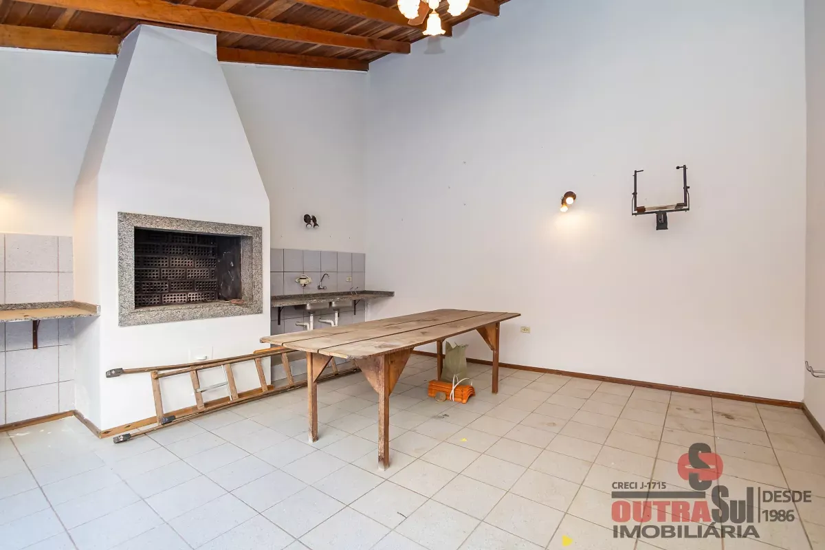 Casa com 2 dormitórios e 4 banheiros para locação — photo 42