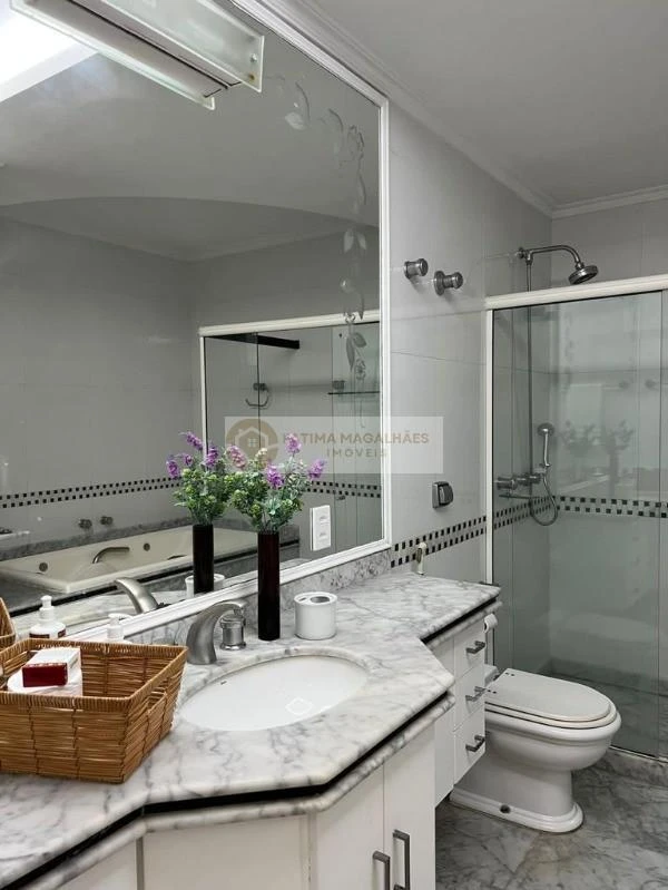 Furnished apartment with 4 bedrooms, 2 en-suites and 260 m² — photo 12