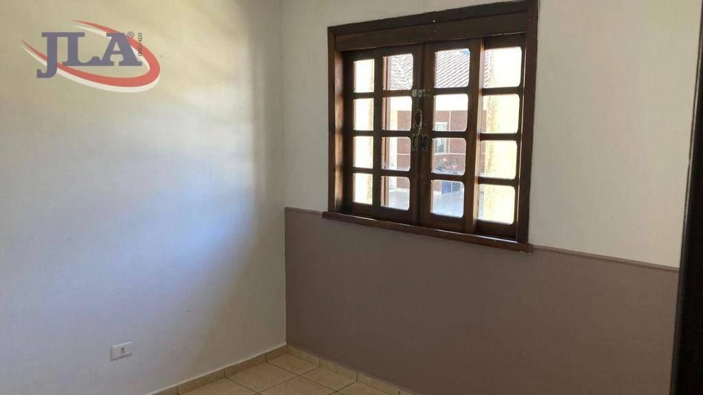3-bedroom house with a bathtub — photo 2