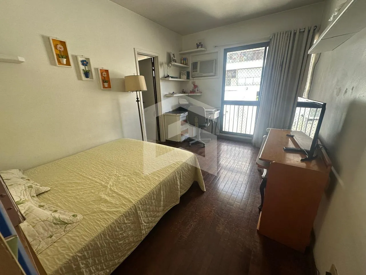 Furnished apartment, 252 m², with a walk-in closet — photo 10
