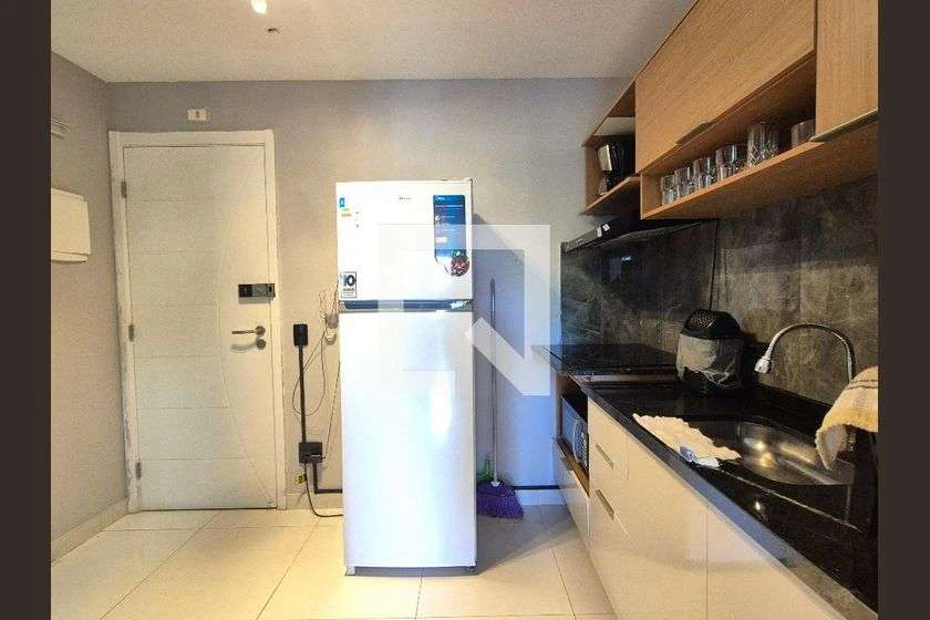 Furnished apartment with a glassed-in balcony — photo 23