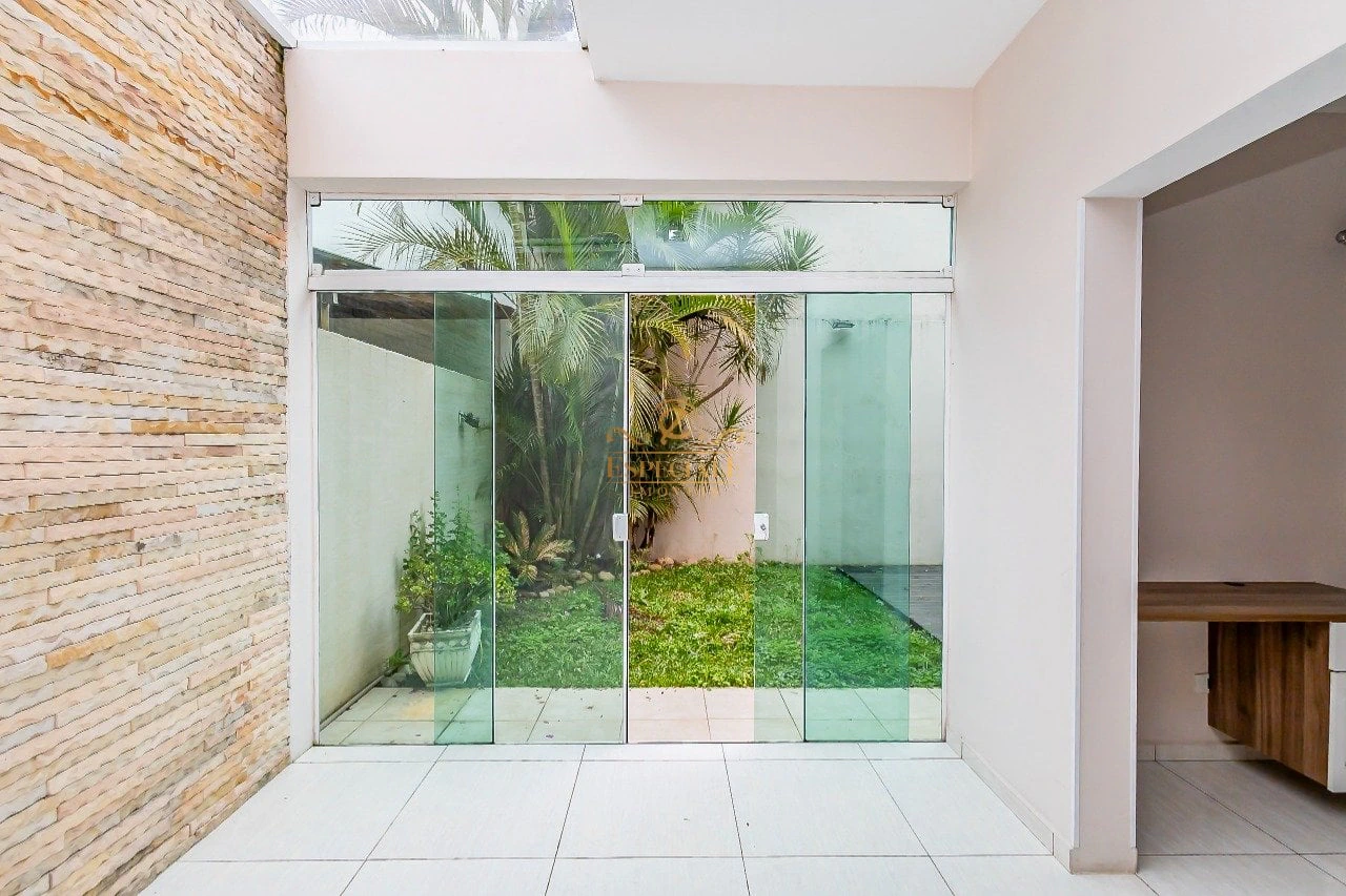 3-bedroom house with a home office in Curitiba — photo 40