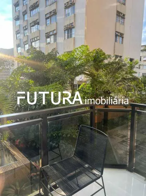 Furnished apartment with glass balcony and 2 bedrooms — photo 21