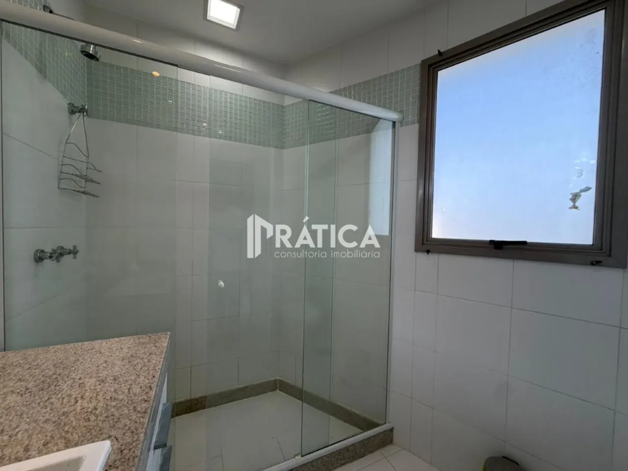 Furnished apartment with 4 bedrooms and 5 bathrooms