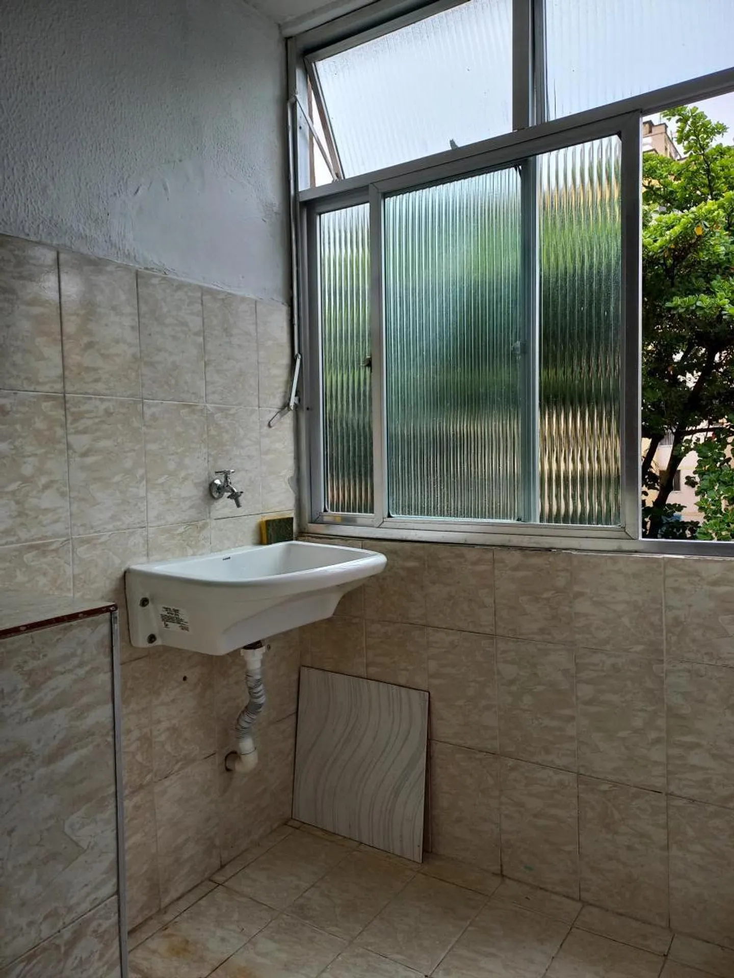 2-bedroom apartment with enclosed kitchen and 1 parking spot — photo 10