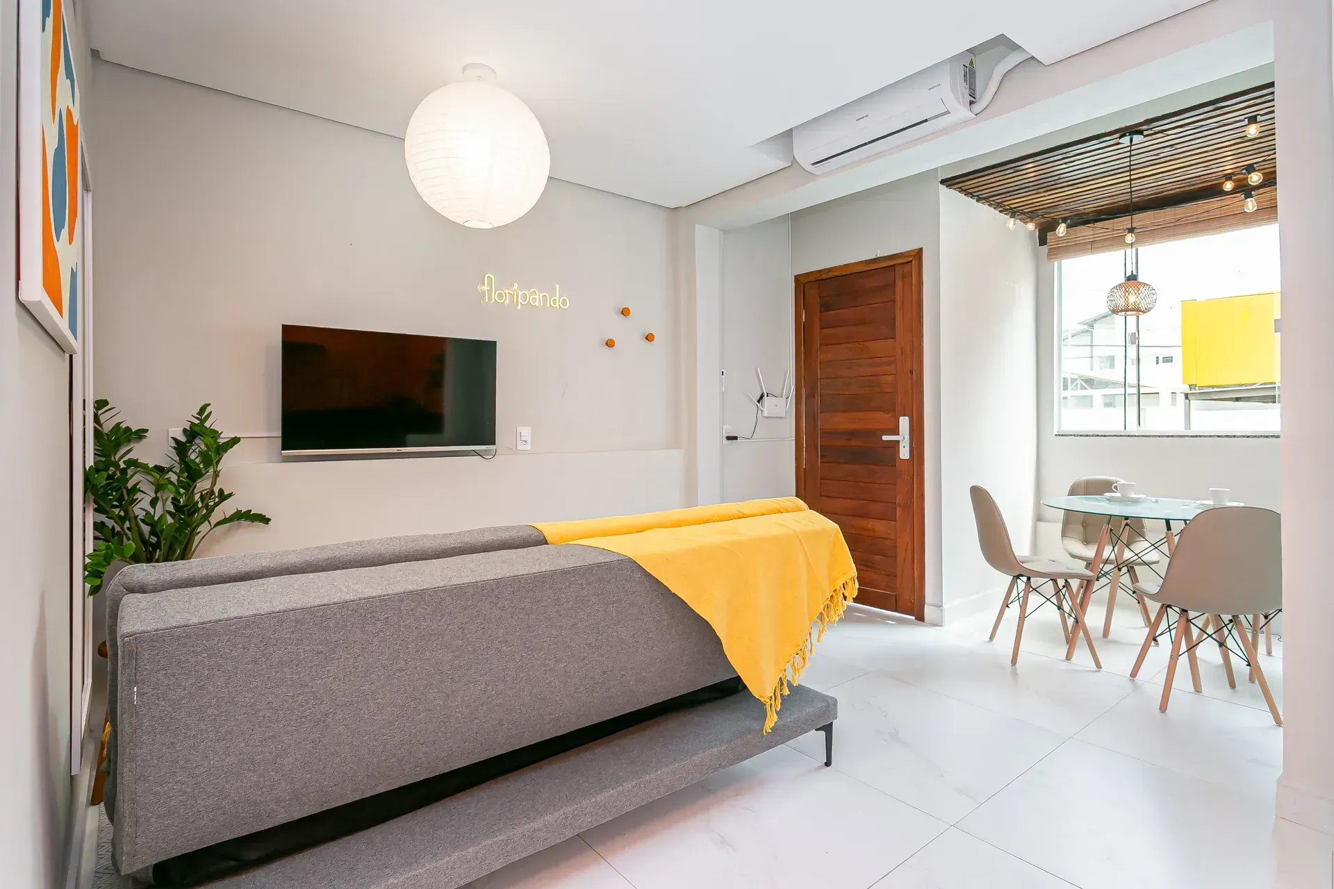 Furnished 1-bedroom apartment with built-in wardrobes — photo 8