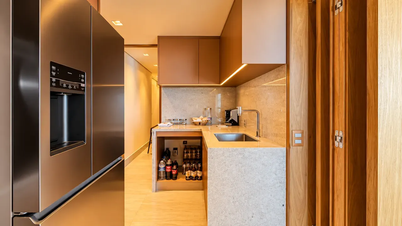 Furnished apartment, 157 m², with floor-to-ceiling windows — photo 12