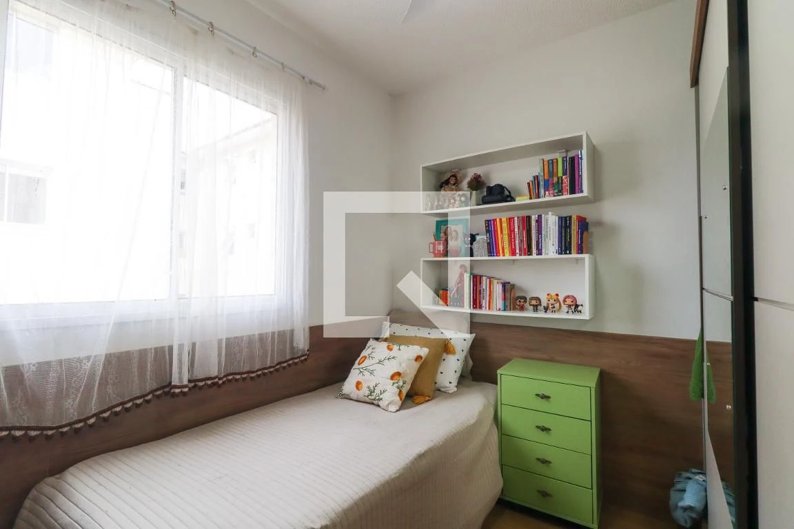 2-bedroom apartment with a glass-enclosed balcony — photo 3