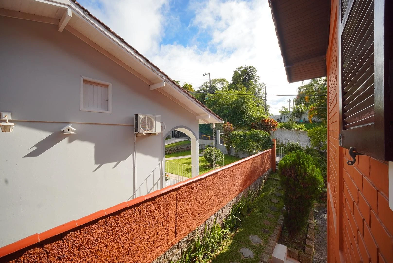 4-bedroom house with a garden — photo 19