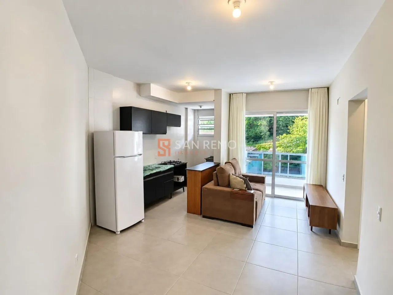 2-bedroom apartment with a washing machine