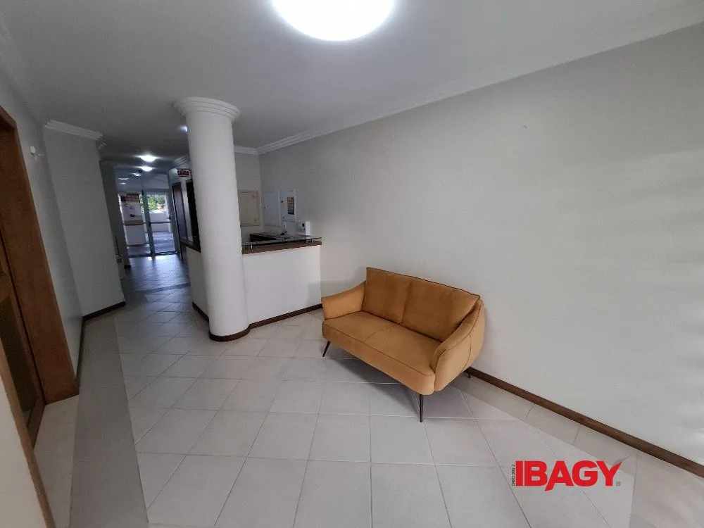 Furnished 93 m² apartment with 2 bedrooms and suite — photo 9