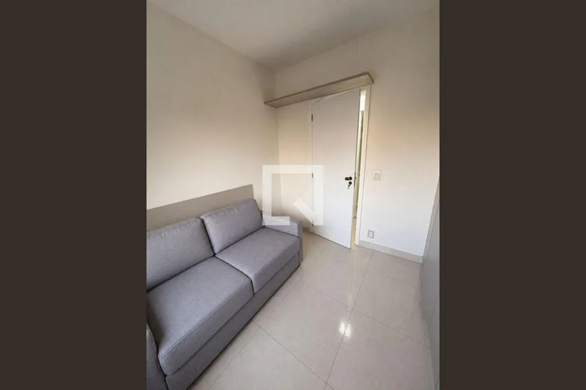3-bedroom apartment in a building with a gym — photo 15