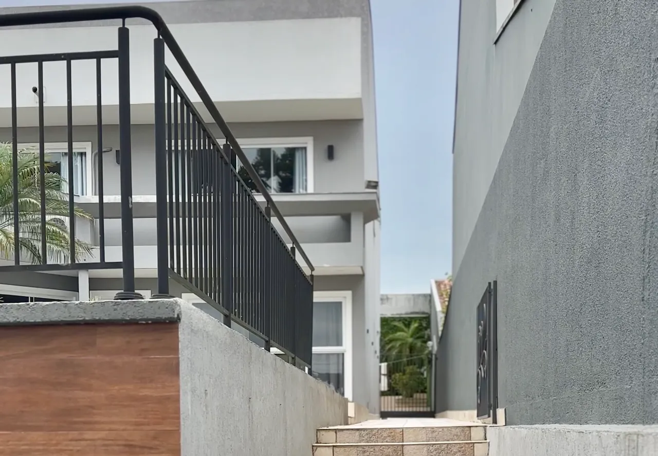 Furnished home with open-plan kitchen and 3 bedrooms — photo 19