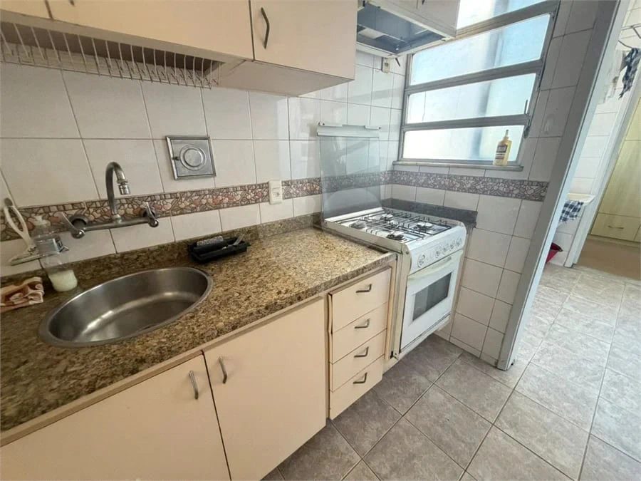 3-bedroom apartment with a home office in Rio de Janeiro — photo 14