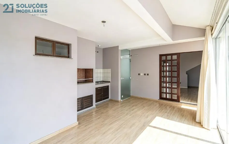 5-bedroom house with a bathtub in Florianópolis