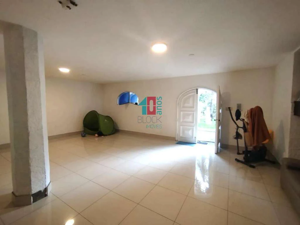 Street house 445 m² with 4 bedrooms and 1 en-suite — photo 7