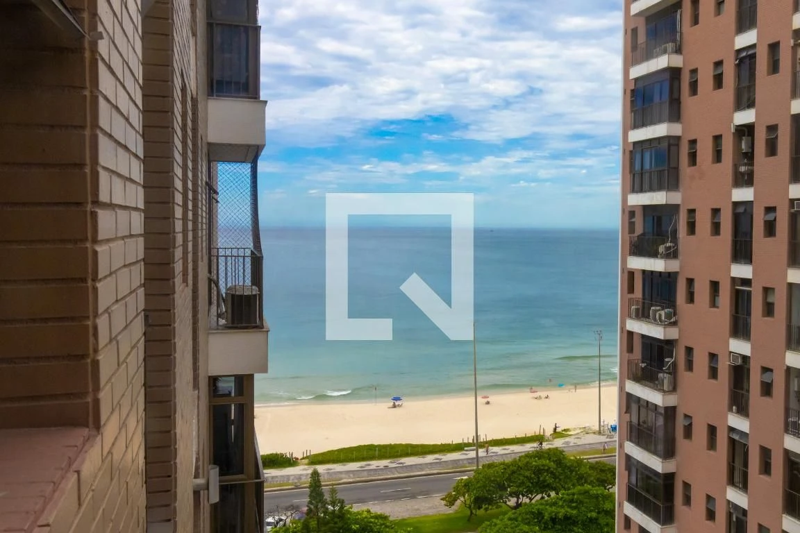 Apartamento mobiliado com 2 quartos e piscina no condomínio — photo 31