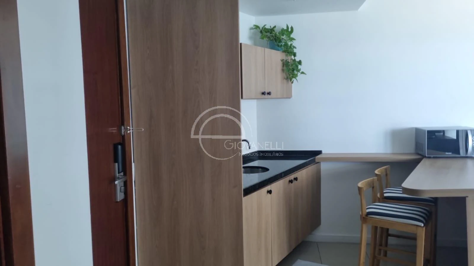 Furnished 1-bedroom apartment with gas kitchen — photo 14