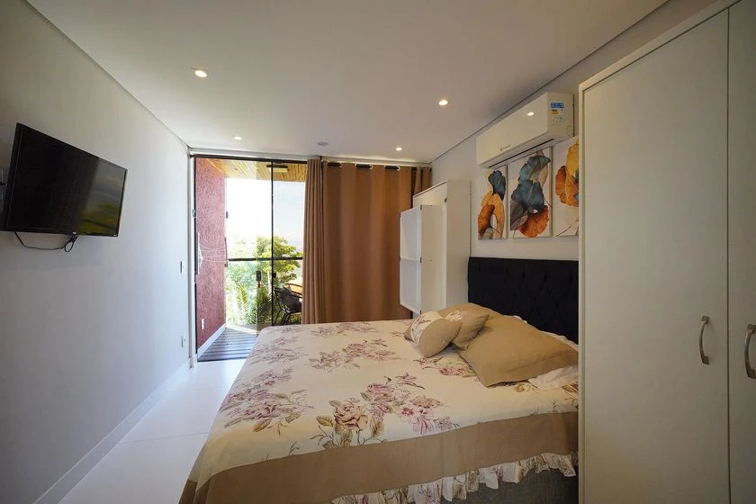 Furnished studio with balcony, 1 bedroom suite — photo 5