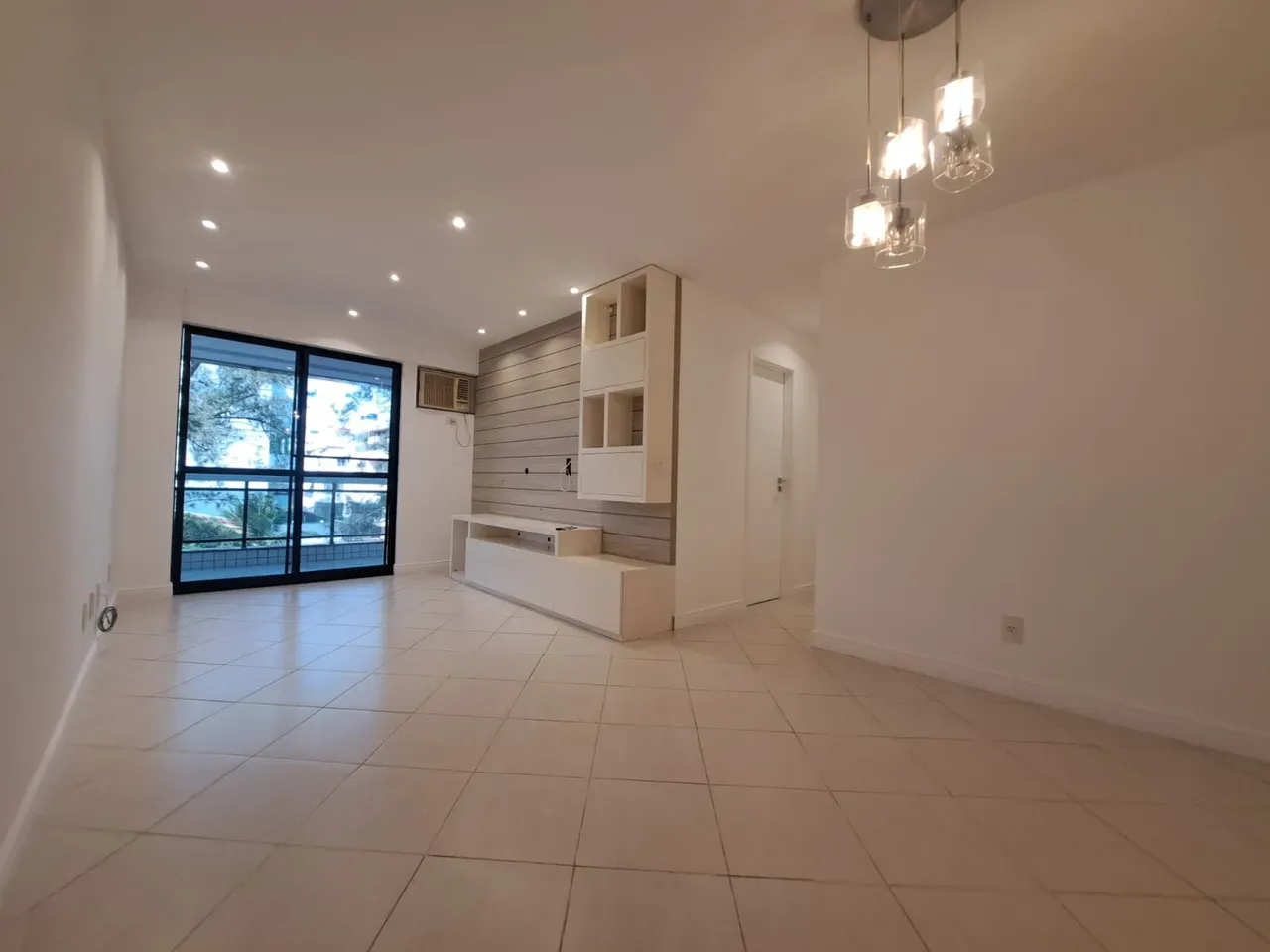 Home office in a 2-bedroom apartment, 92 m²