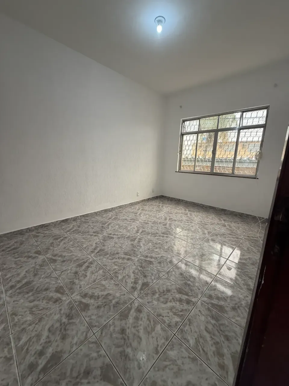 Unfurnished house with a closed kitchen and 3 bedrooms — photo 4