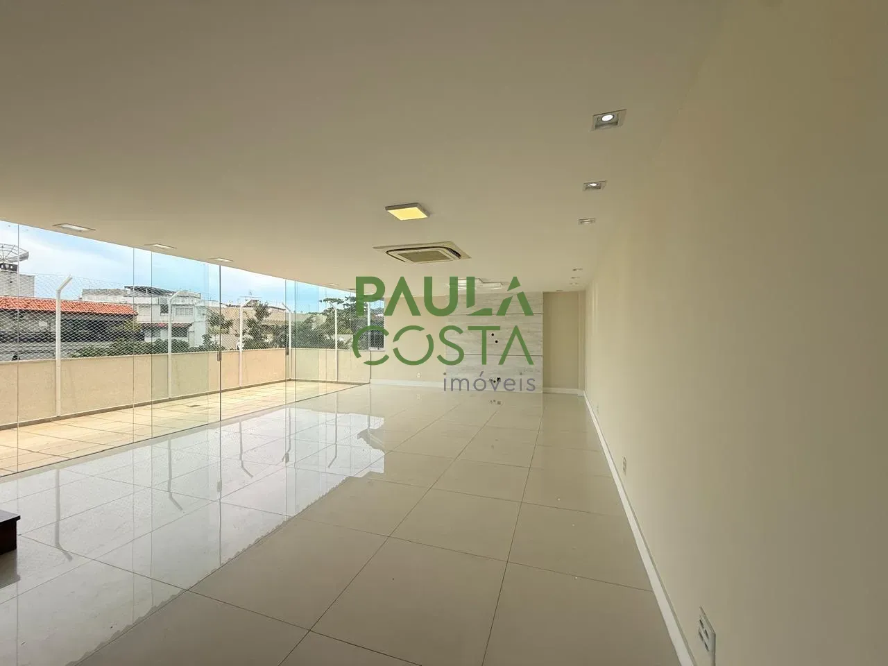 Top-floor apartment with 5 bedrooms and 5 bathrooms plus balcony grill — photo 2
