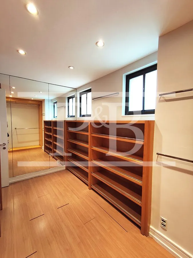 4-bedroom apartment 284 m² with 3 parking spaces — photo 20