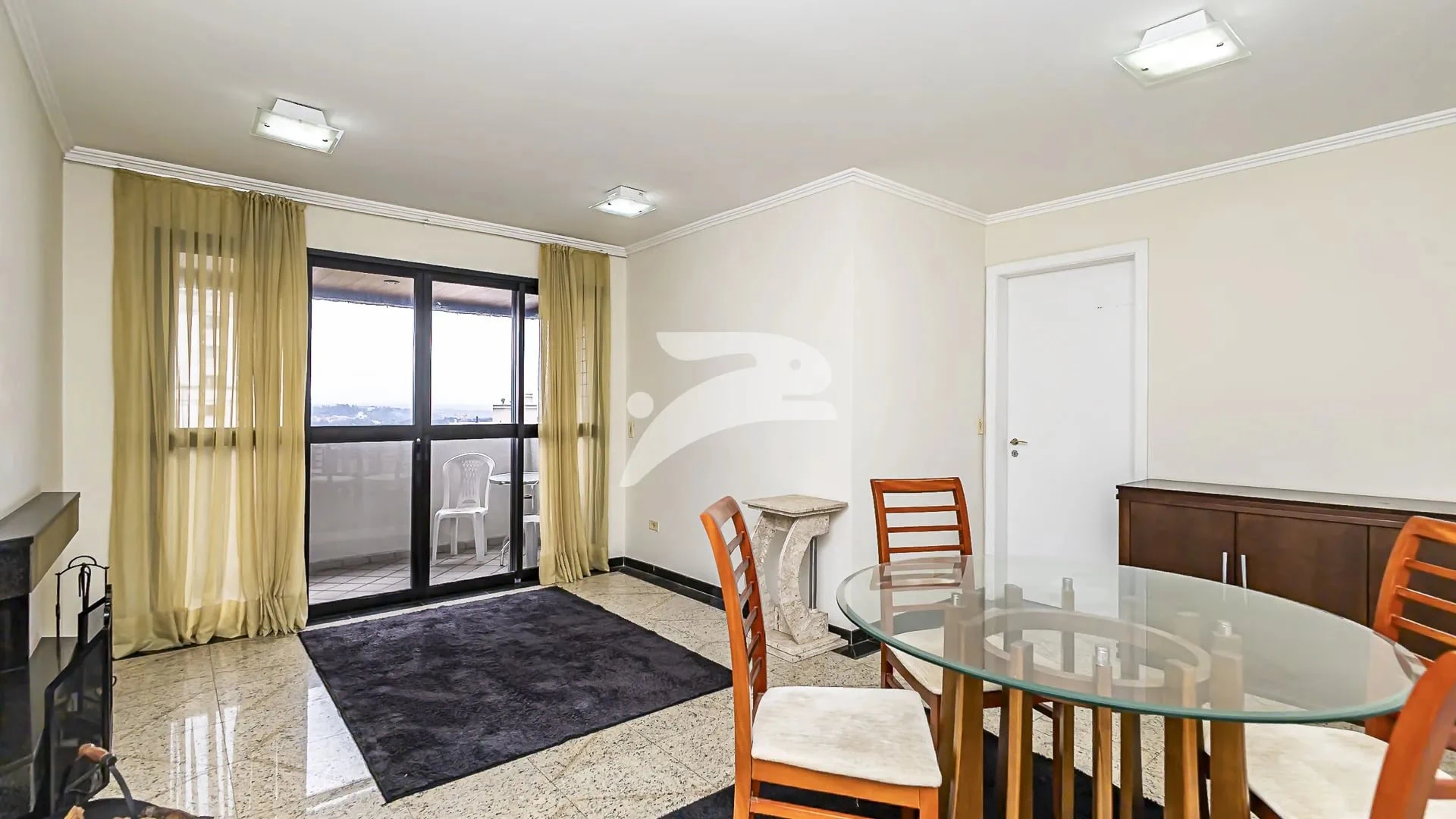 Меблированная квартира с 2 спальнями 121 м²