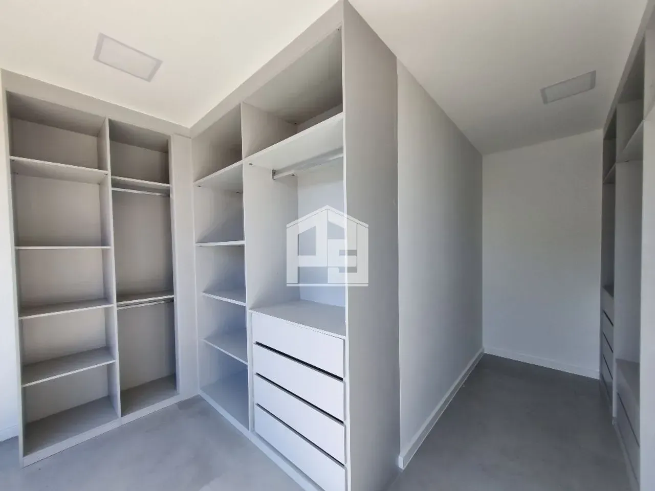 Triplex house with 4 bedrooms and 5 bathrooms, 2 parking — photo 8