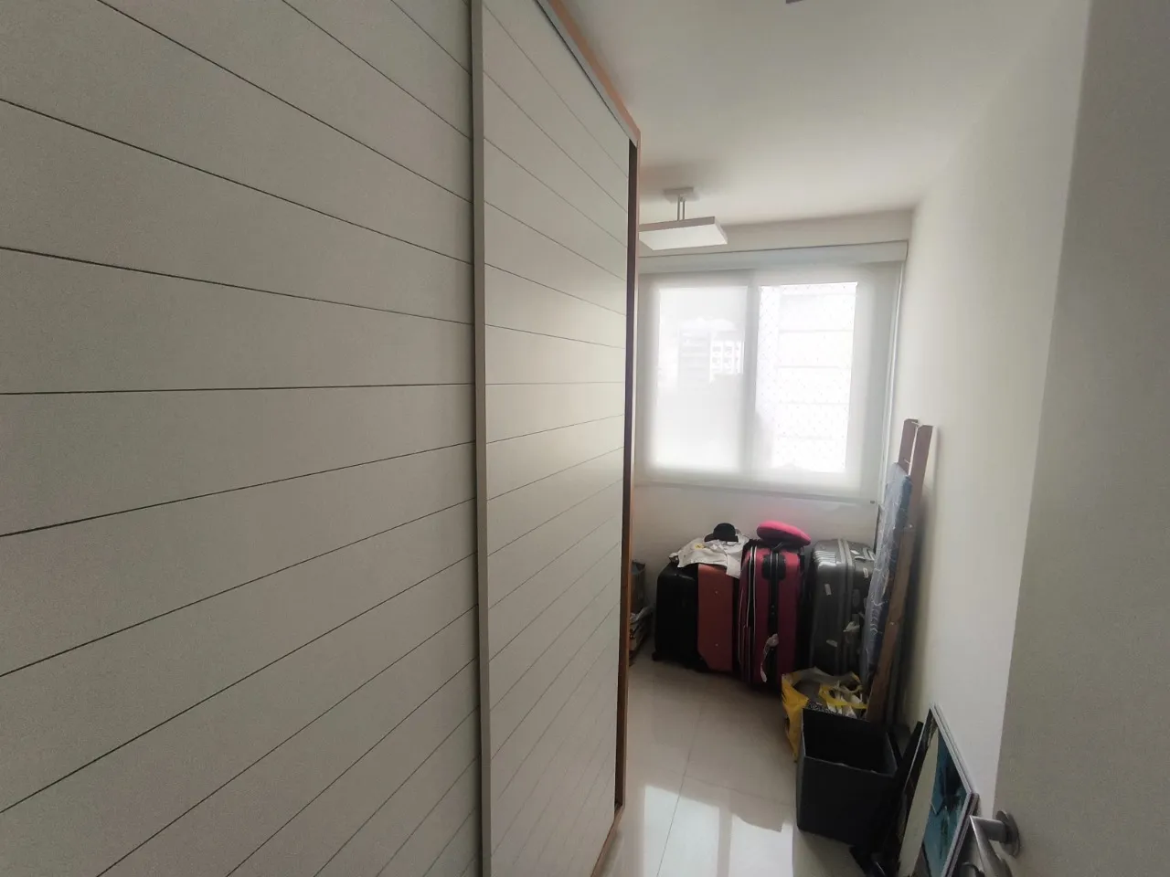 Furnished 3-bedroom apartment with an open kitchen — photo 17