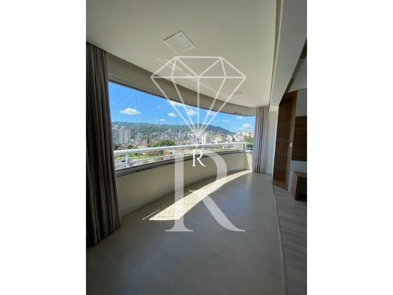 Cobertura de 296 m² com jardim privativo e 3 vagas