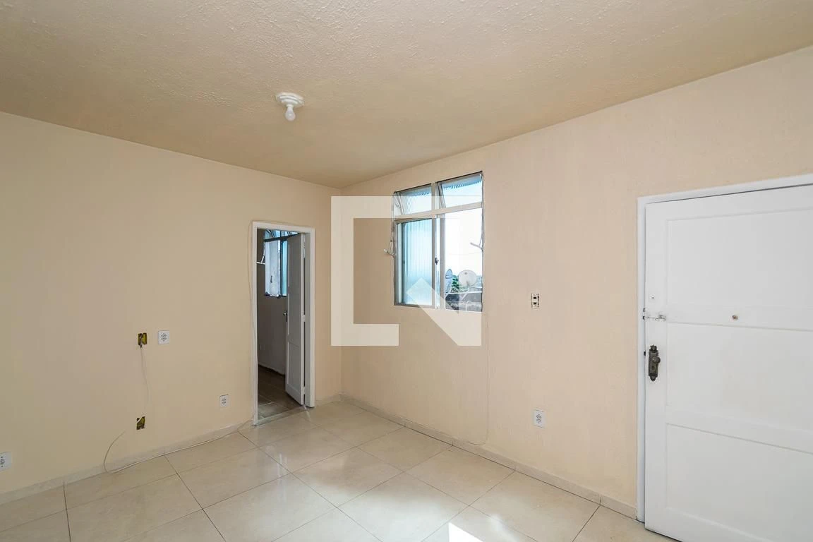 One-bedroom apartment with a washing machine — photo 10