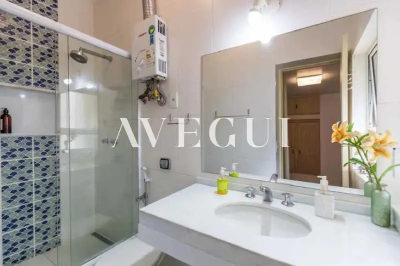 5-bedroom apartment with a water view in Rio de Janeiro — photo 7