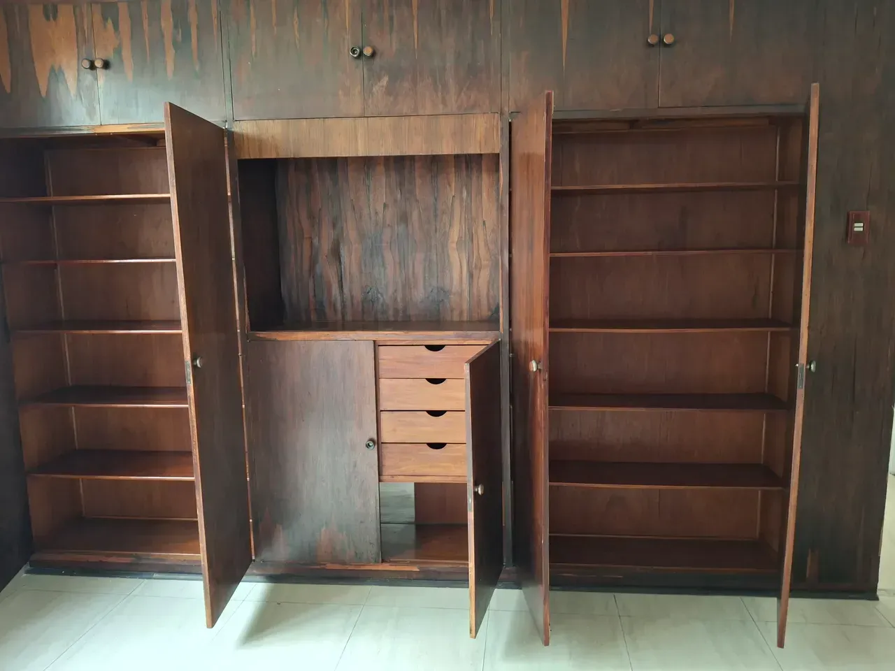 Unfurnished 3-bedroom apartment with 24-hour concierge — photo 4