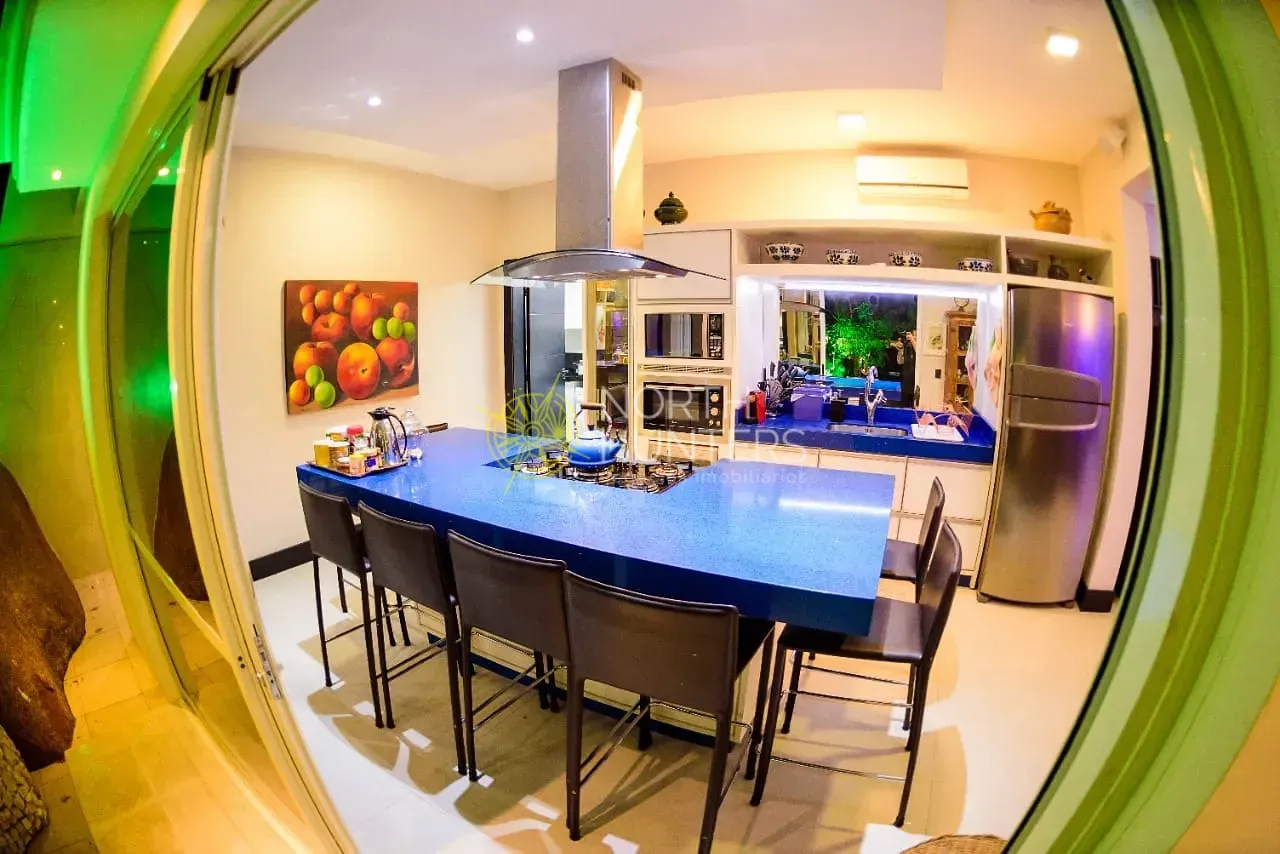 Casa con 5 dormitorios y cocina de concepto abierto — photo 45