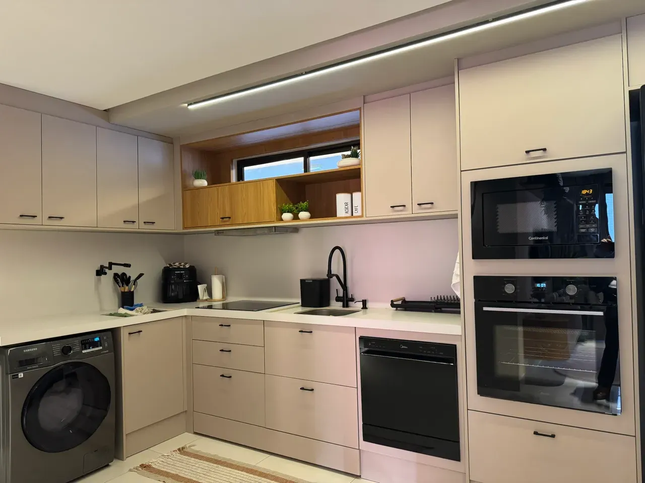 Робоче місце та 2 спальні: квартира 65 м² — photo 12