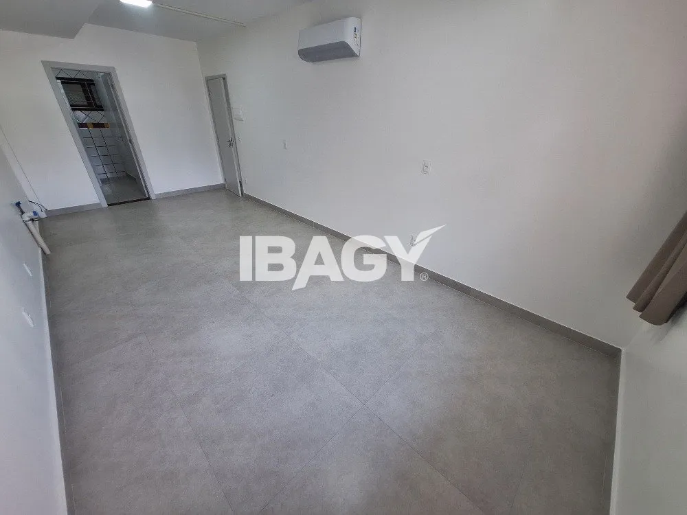 Unfurnished studio of 25 m² with 1 bedroom and 1 bathroom — photo 3