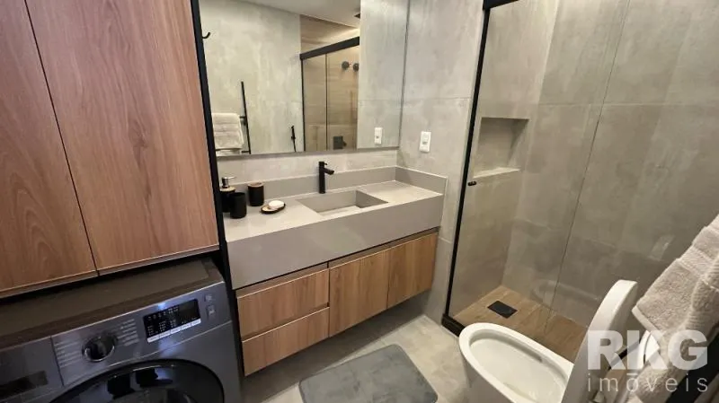 Furnished 1-bedroom apartment with open-plan kitchen — photo 23