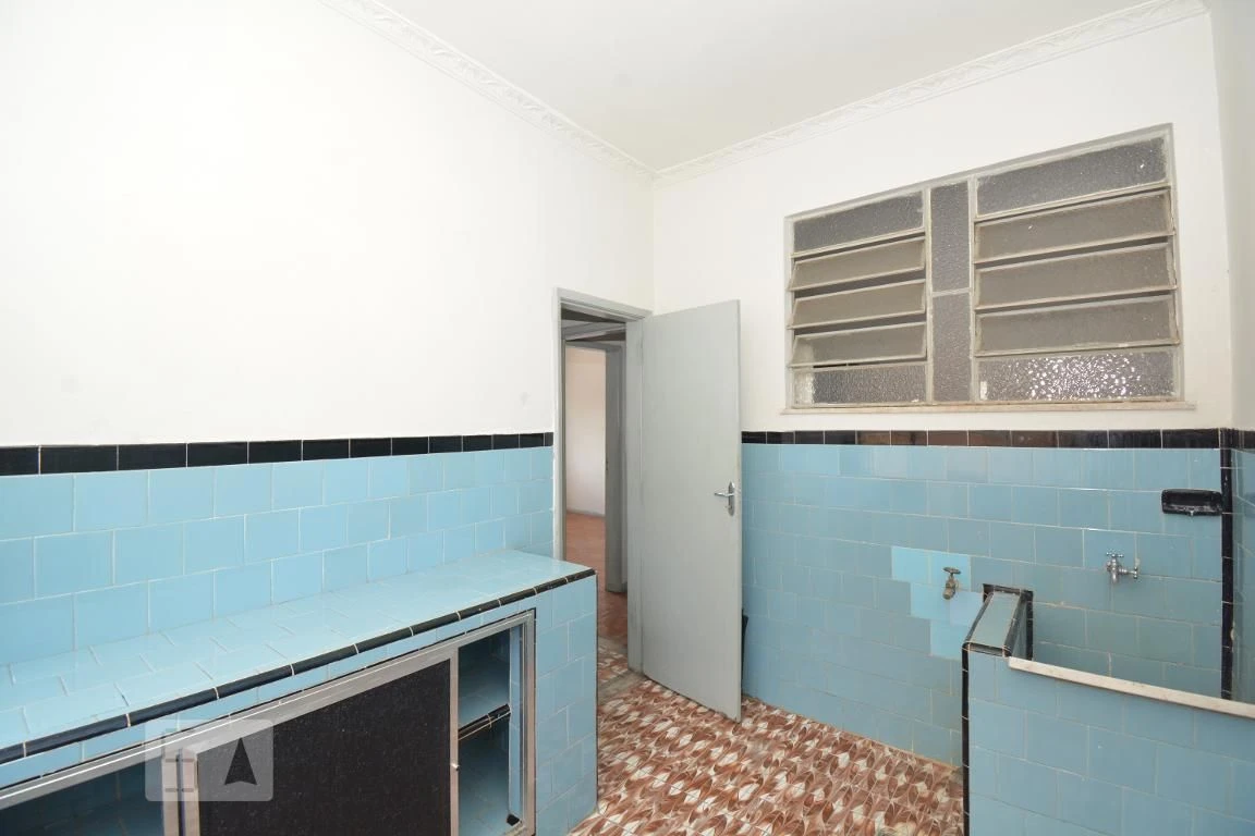 Wood or laminate floors in a 2-bedroom house, 100 m² — photo 29