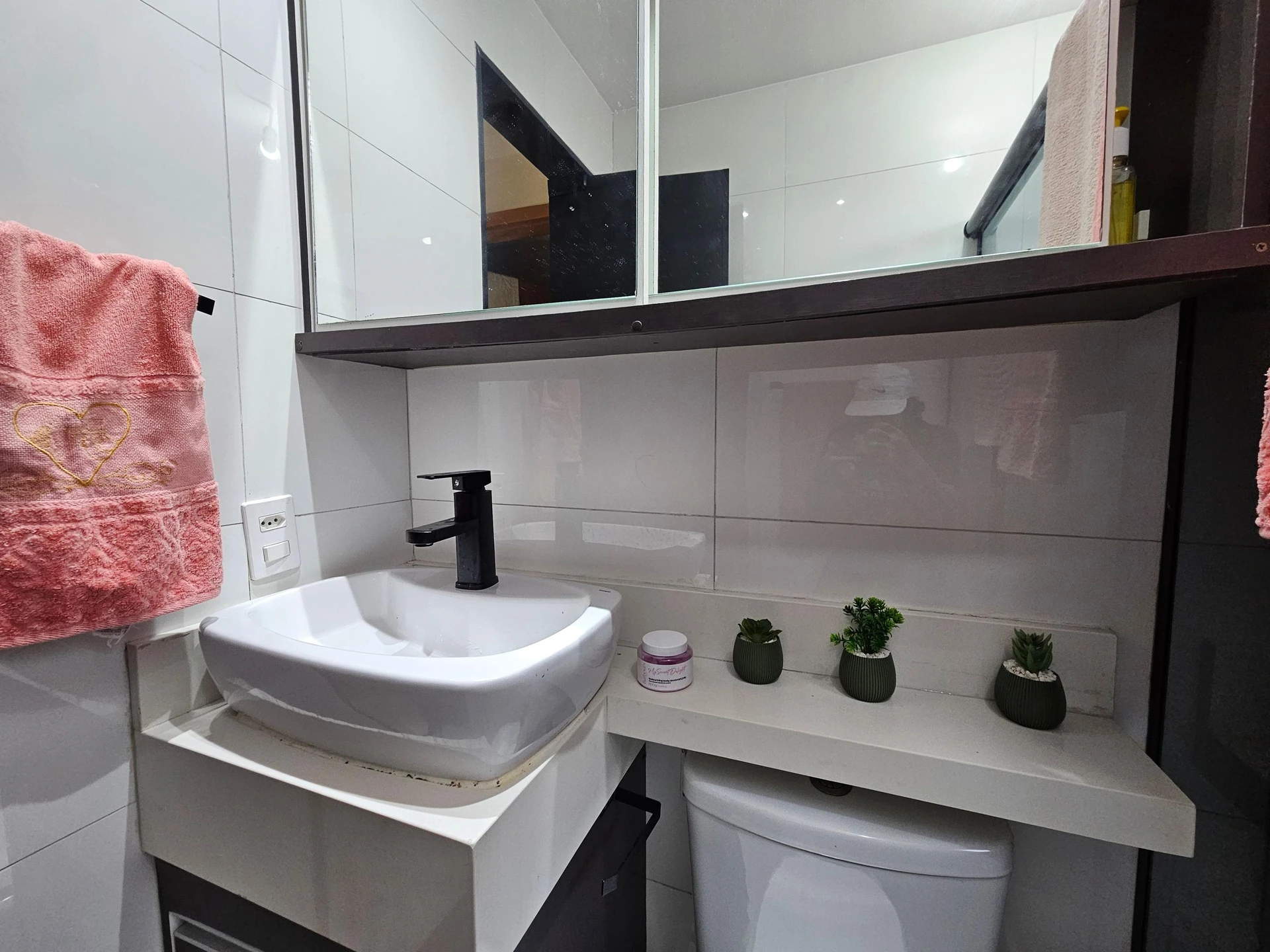 2-bedroom apartment in a building with a pool — photo 11