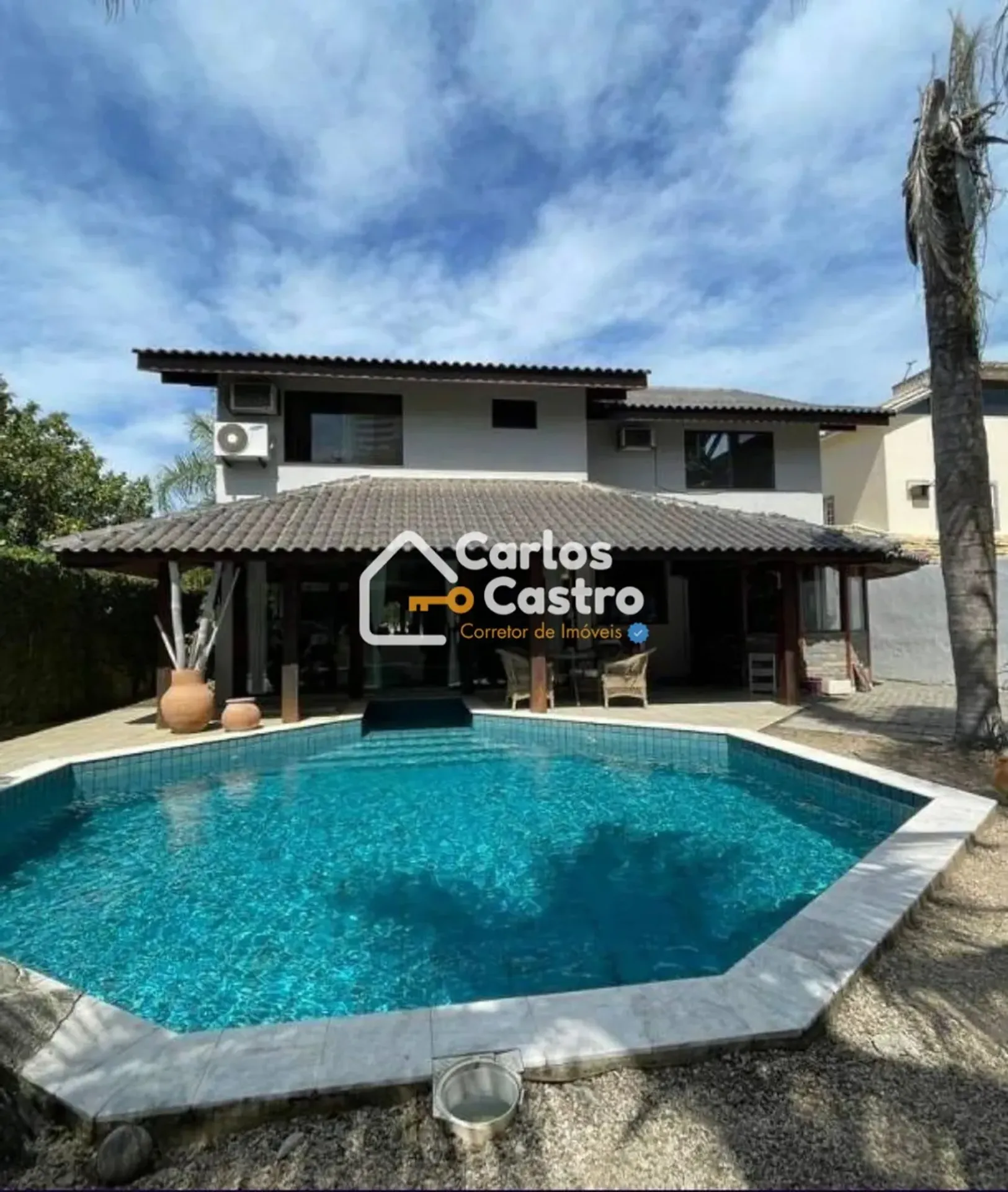 4-bedroom house with a private pool — photo 13