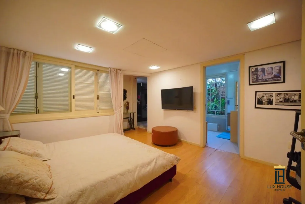 Casa de 3 dormitorios con ventanales de piso a techo — photo 5