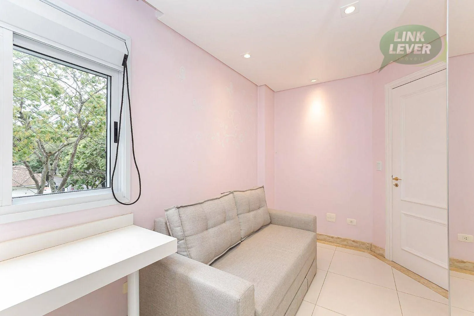 Apartment with 3 bedrooms, balcony and 135 m² — photo 33