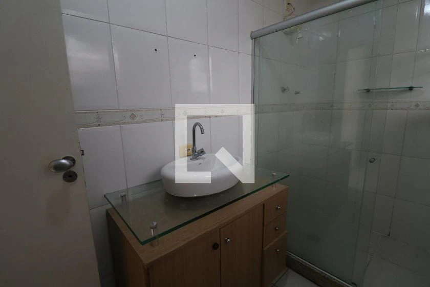 Apartment with 2 bedrooms, 1 bathroom and separate kitchen — photo 20