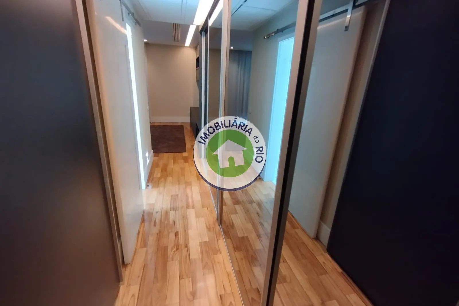 4-bedroom apartment with 5 bathrooms and 5 parking spots — photo 25